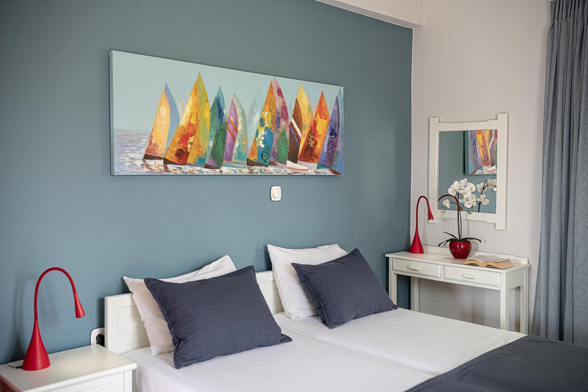 Elena Seafront Luxury Apartments Алмирида Номер фото