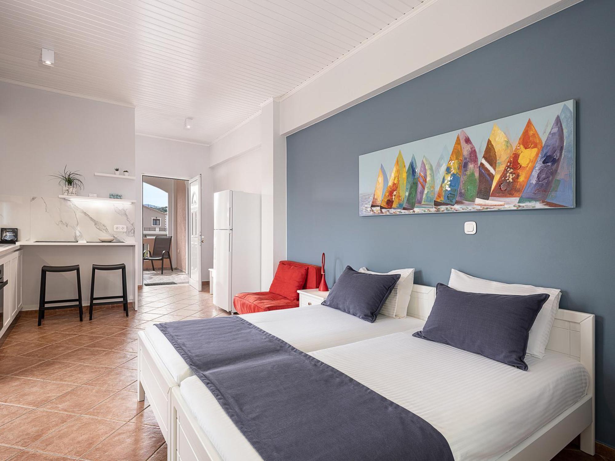 Elena Seafront Luxury Apartments Алмирида Номер фото