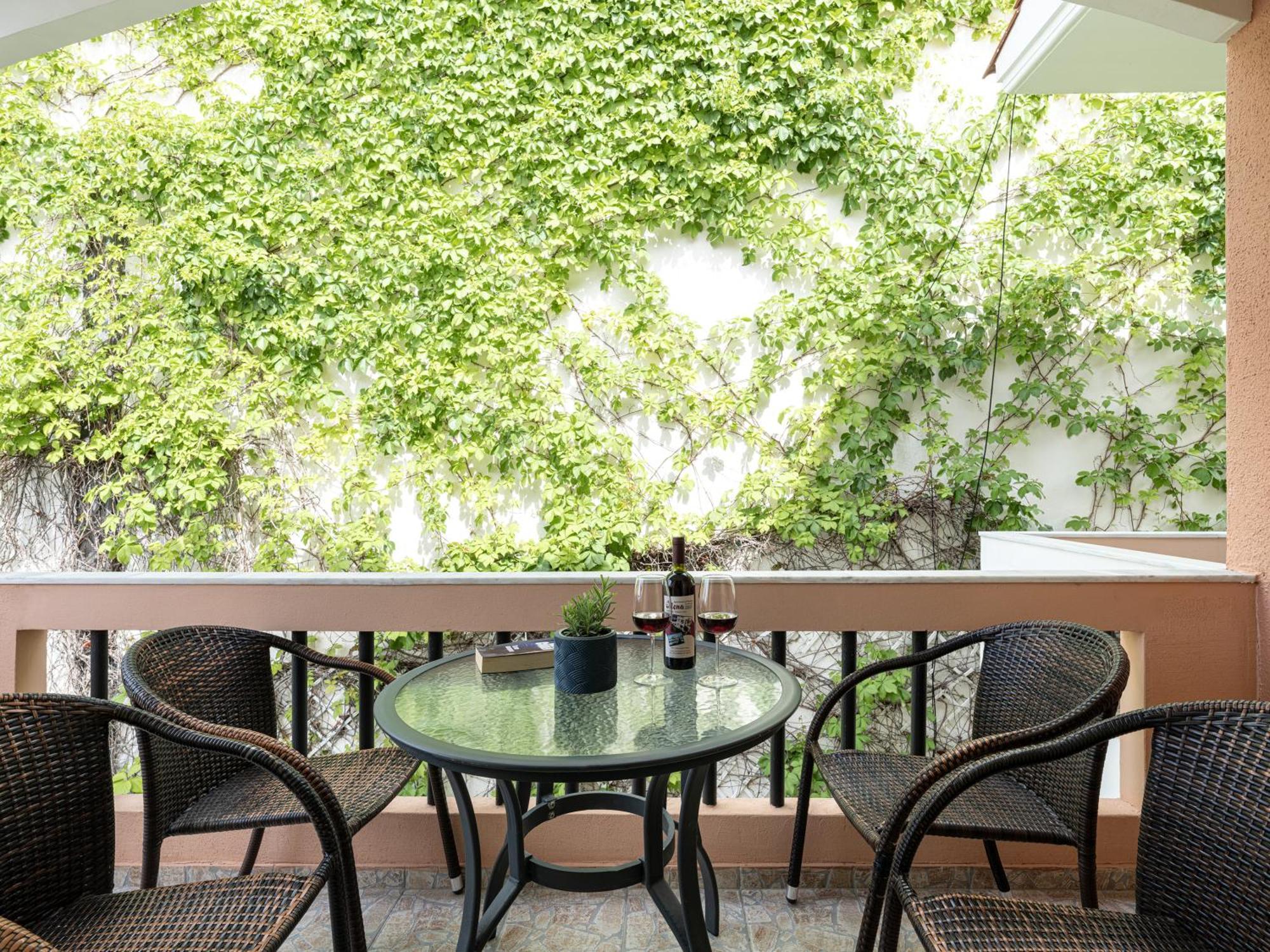 Elena Seafront Luxury Apartments Алмирида Номер фото