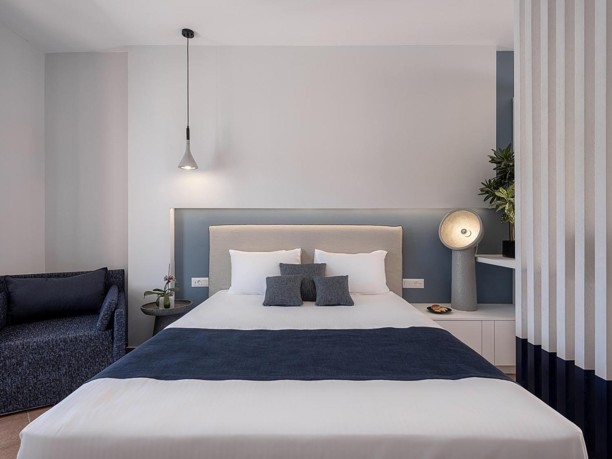 Elena Seafront Luxury Apartments Алмирида Экстерьер фото