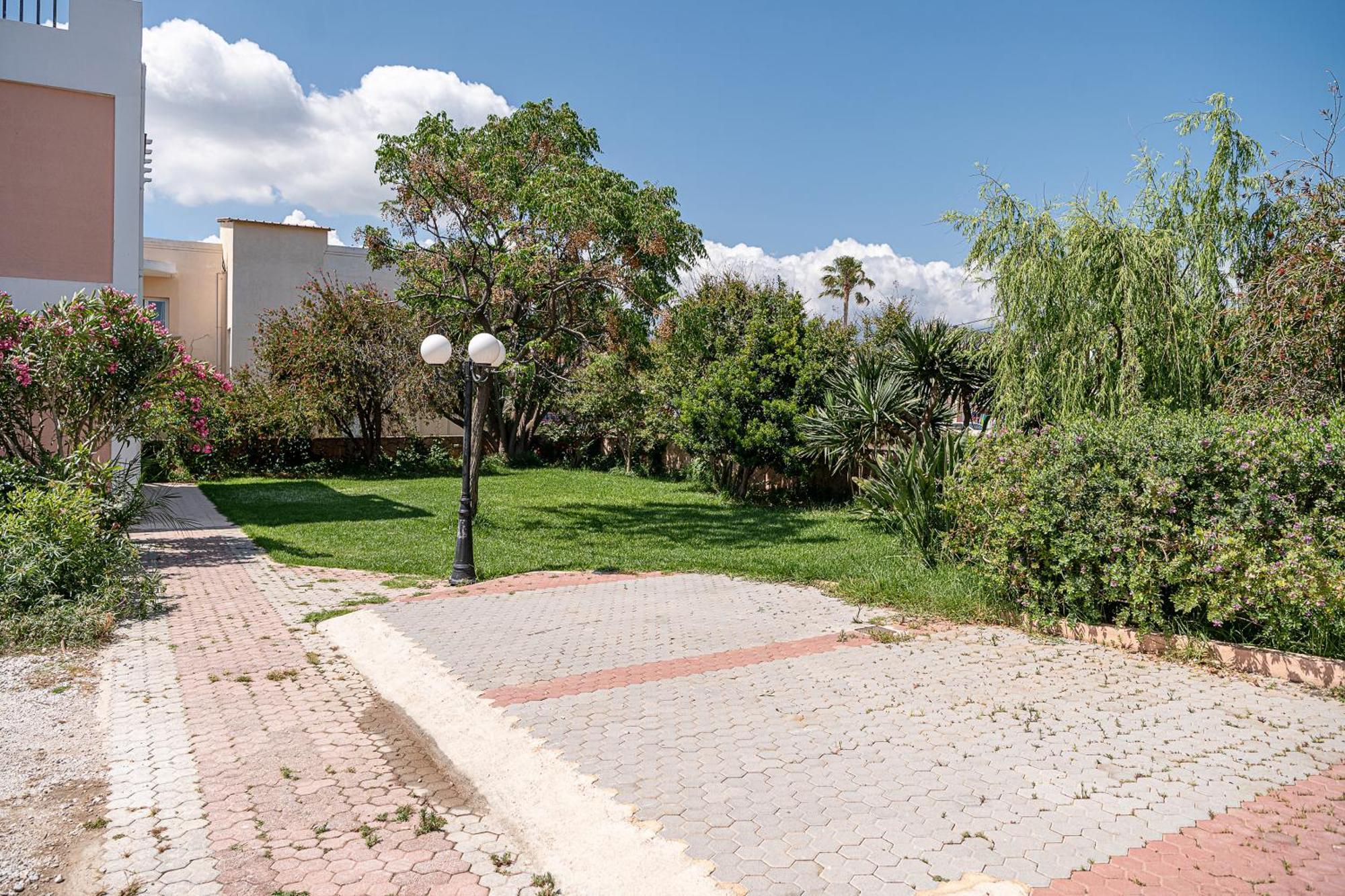 Elena Seafront Luxury Apartments Алмирида Экстерьер фото